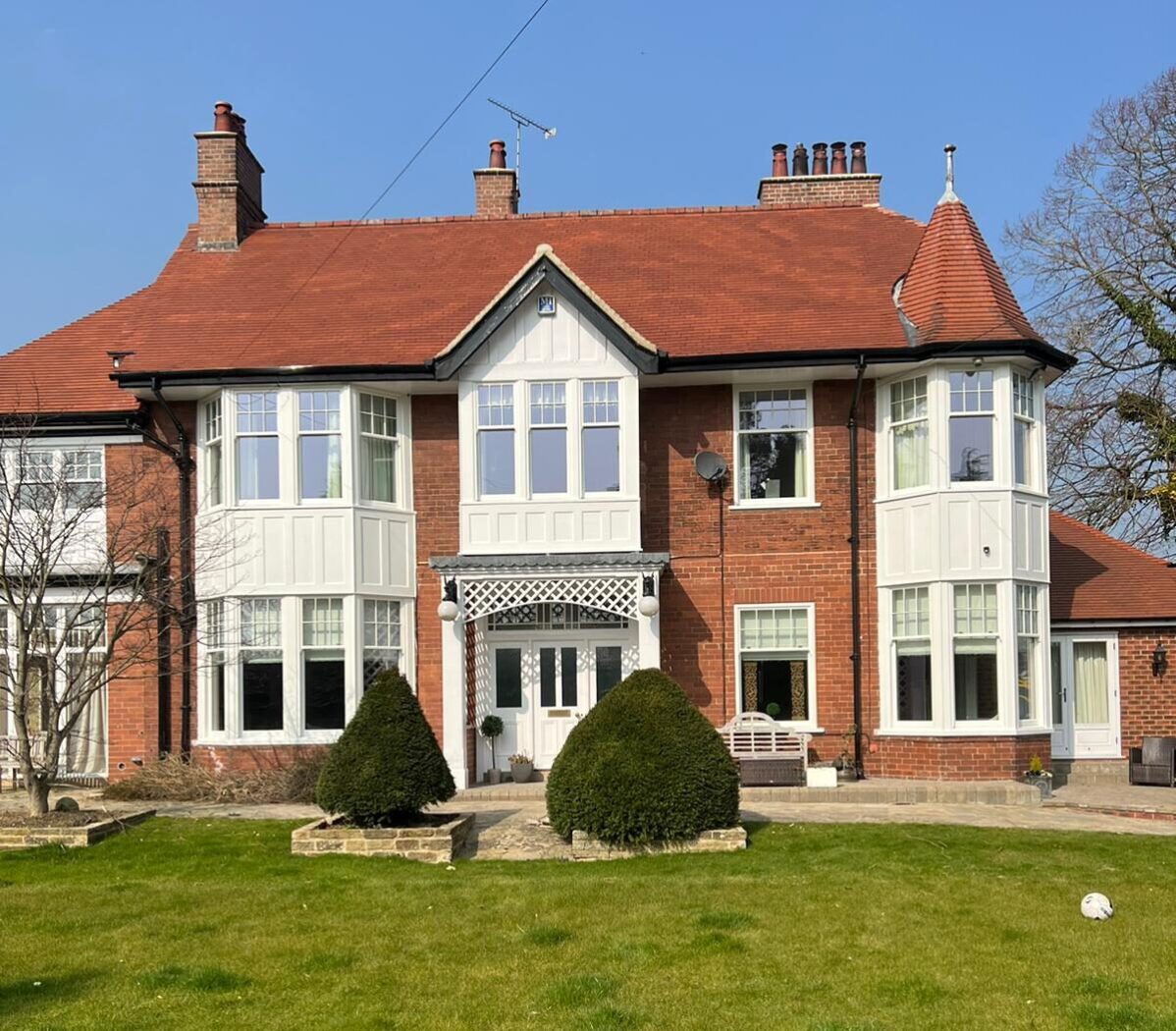House in Wetherby with Sash windows and bespoke panelling and pilasters by Patchett Joinery
